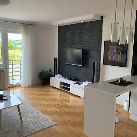 Modern And Lovely Apartment Ella Daire Saraybosna